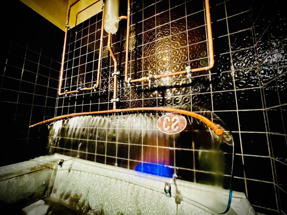 Haraburdi Recyclart Hotel Kostelec nad Orlicí Eksteriør bilde
